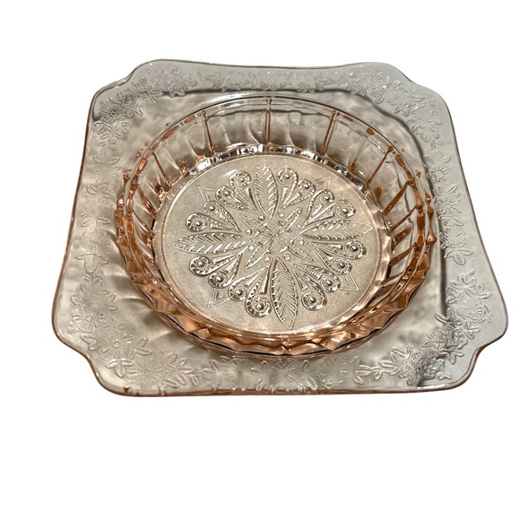 Vintage Jeanette Depression Glass dish in Adam pattern - Picture 6 of 6